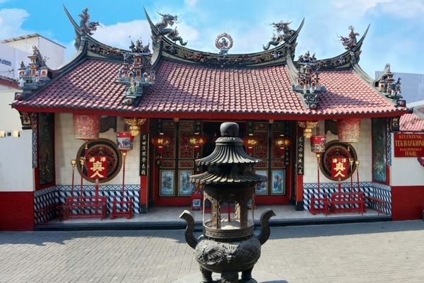 Kelenteng Tek Hay Kiong