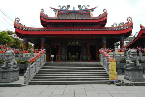 Klenteng Liong Hok Bio