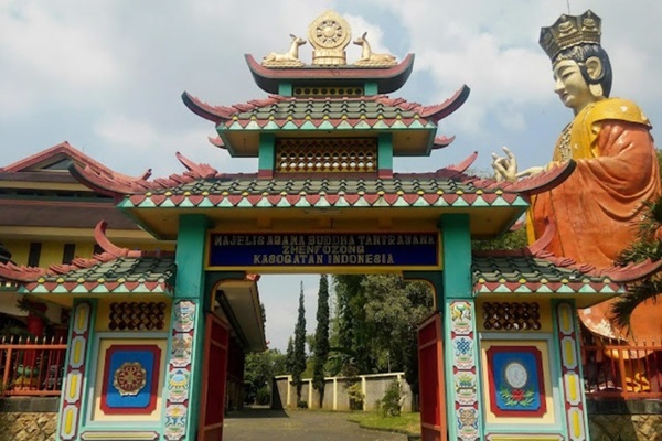 Vihara Vajra Bumi Kertanegara