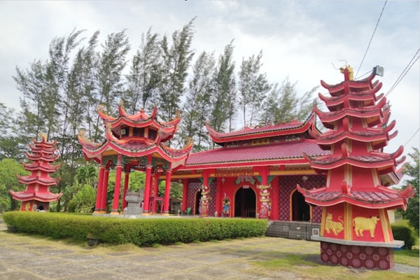 Kelenteng Sip Sam Fun